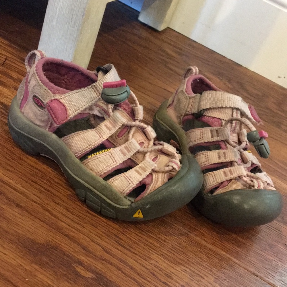 Little Girls waterproof Keens